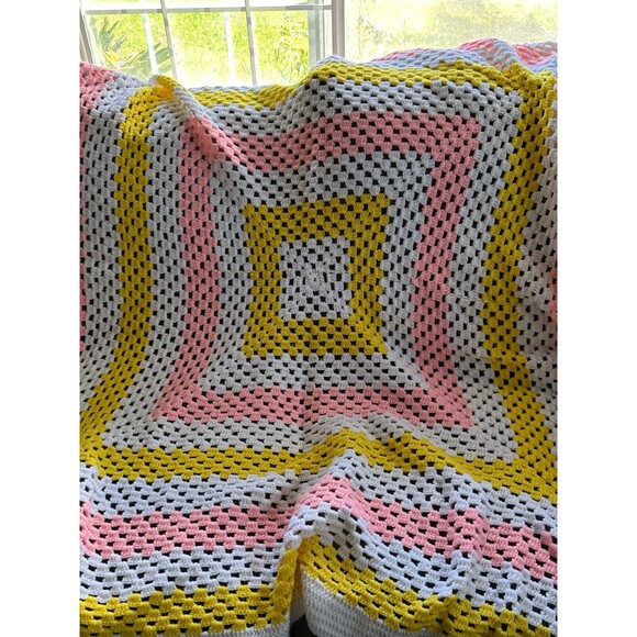 Handmade Crochet Knit Afghan Nesting Square Pattern Throw Baby Blanket 80x80 - Picture 2 of 3